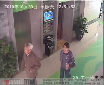 D1效果-某电梯口监控视频监控录像演示